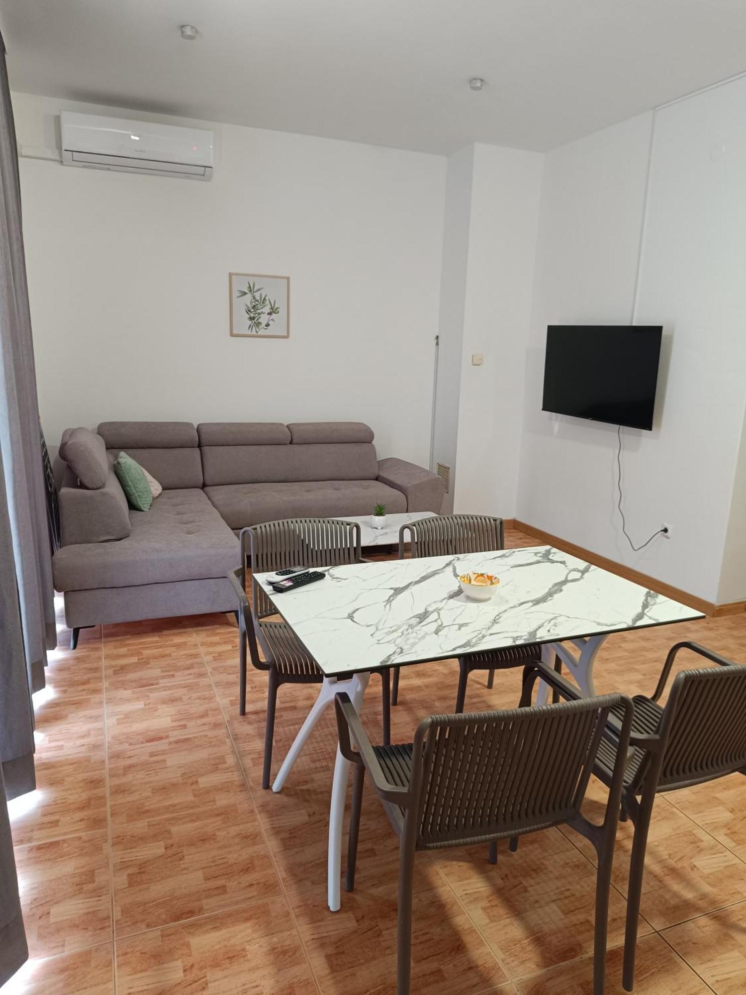 Apartmani "Radi" Baška Voda Exteriér fotografie